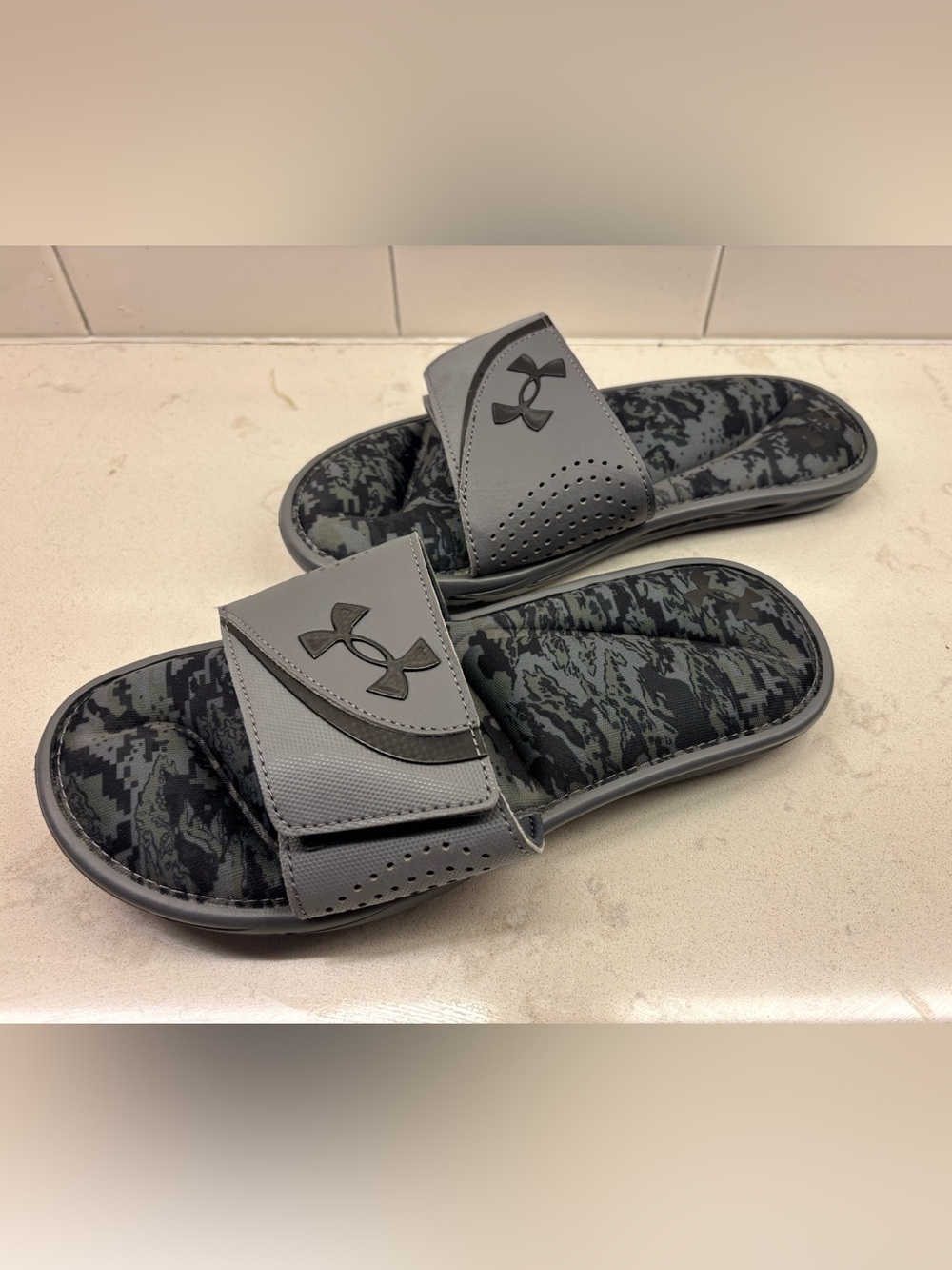 Under Armour Grey and Black Camo Slide Sandals - Y5